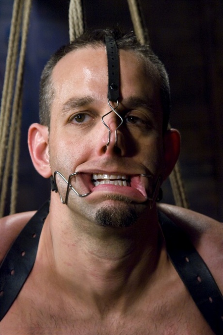 Men In Pain performed by Claire Adams, Jason Miller Porn Gallery