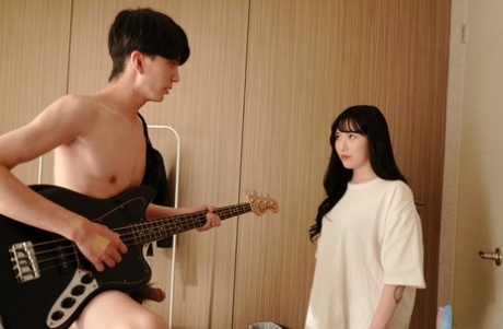 Curvy Asian babe Sunny treats her skinny BF to some doggystyle sex