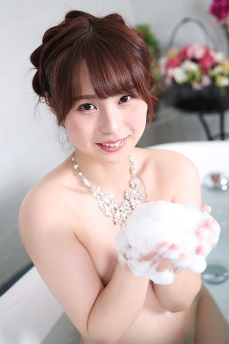 Caribbeancom performed by Chika Momoi Porn Pics